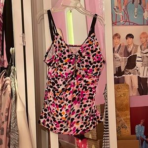 Multi color swim tank